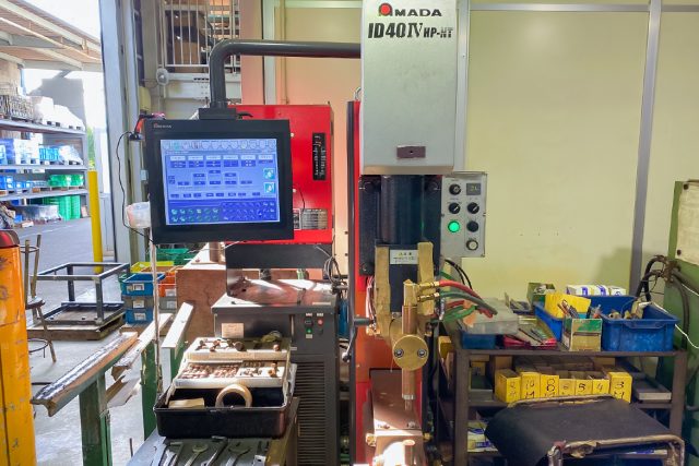 スポット溶接機